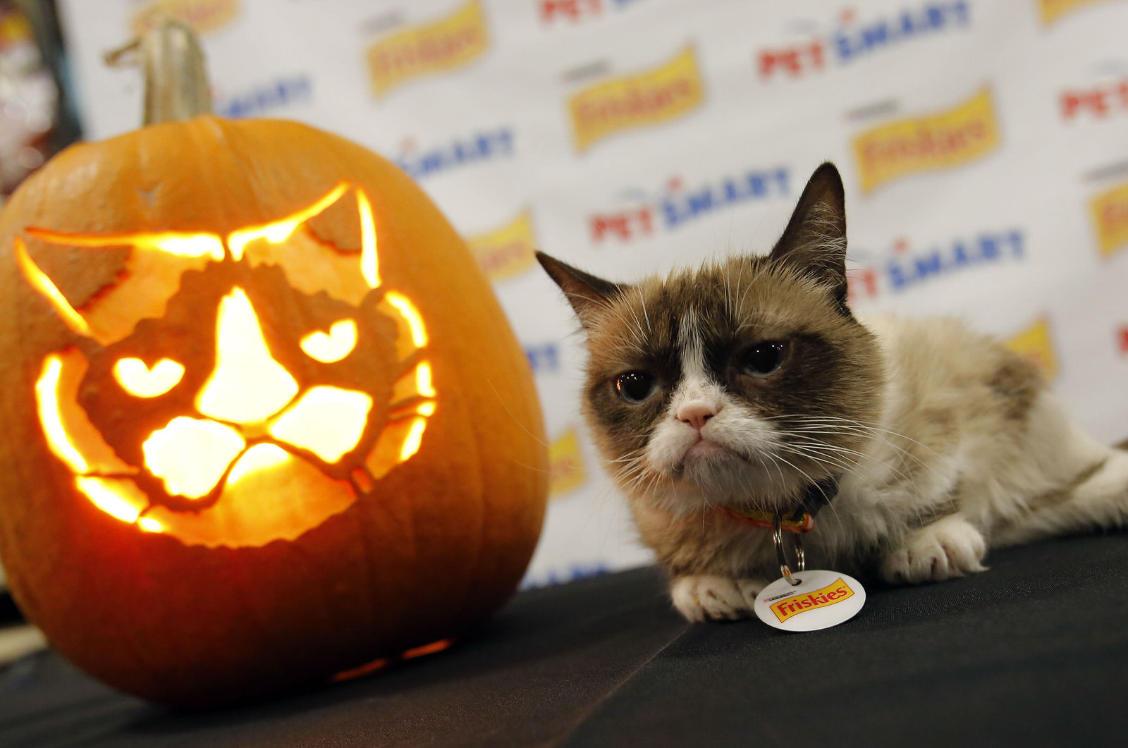 Create your own Grump-O-Lantern this Halloween!